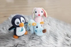 Nici 46570 Wombitombi Schmusetier 3D Nashorn Manuffi 20cm My First Nici -Nicii Plusch Geschaft 46572 06 46570 46571 Milieu 2048x1365 1