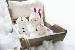 Nici 48162 Einhorn Theodor Im Schneeanzug Ca 13cm Plüsch Kuscheltier GREEN -Nicii Plusch Geschaft 48166 10 48163 48162 Milieu vorl 2048x1365 2