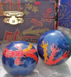 Berk Qi Gong Klangkugeln - Drache & Phönix In Brokatkästchen Rot KH-924