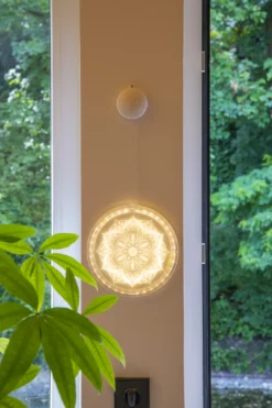 Berk L-301 LED Licht Mandala Stimmungslicht Warmweiß Zum Aufhängen Ø 21cm