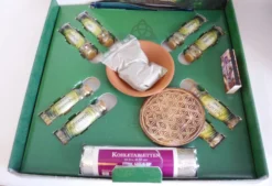 Berk HS-199 Räucherset Jahreskreisfeste Ritualset Mit Buch In Geschenkbox 5 Berk HS-199 Räucherset Jahreskreisfeste Ritualset Mit Buch In Geschenkbox -Nicii Plusch Geschaft P1290999 scaled